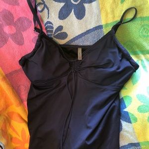 EUC Lands End Navy tankini top sz16